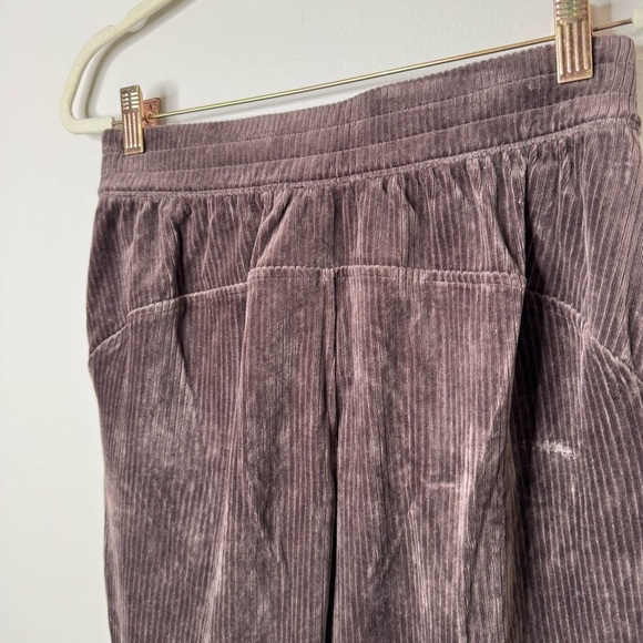 Lululemon Tapered Leg Corduroy Velvet Espresso Brown Jogger Pants Size 4 - Picture 9 of 10